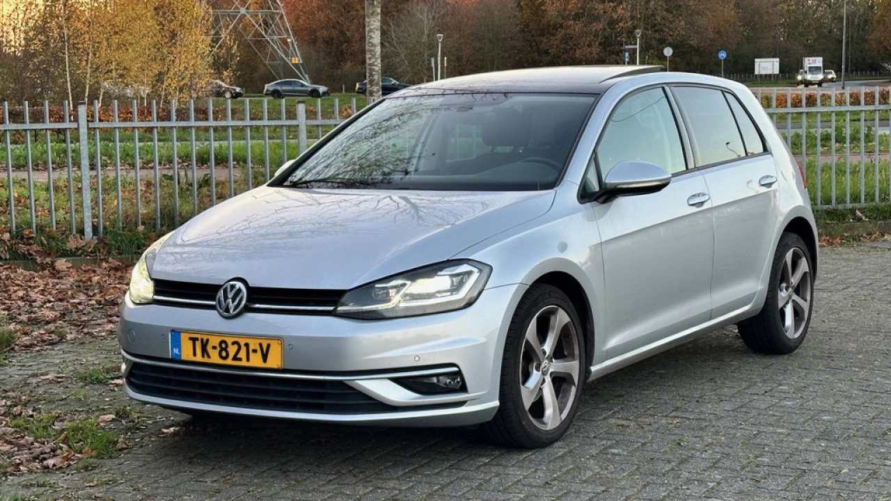 Volkswagen Golf 1.0 TSI 110pk Comfortline Business Panoramadak LED