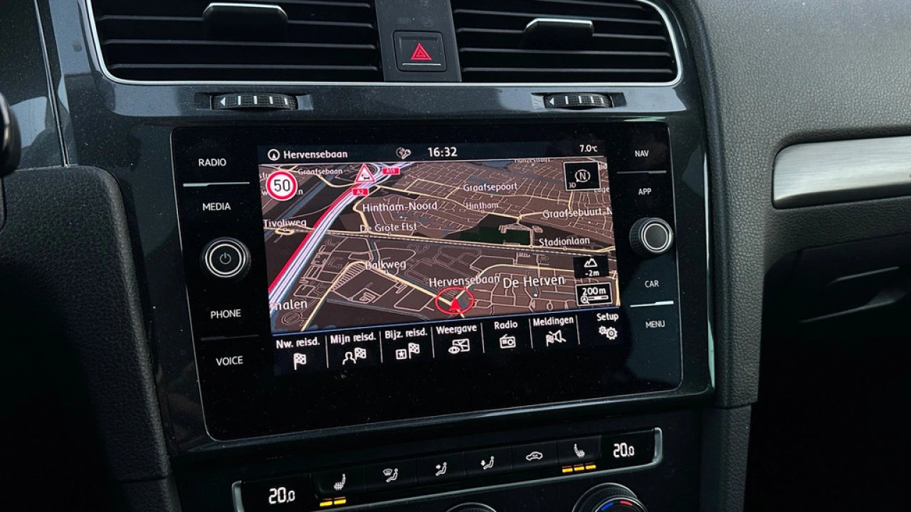 Volkswagen Golf 1.0 TSI 110pk Comfortline Business Panoramadak LED