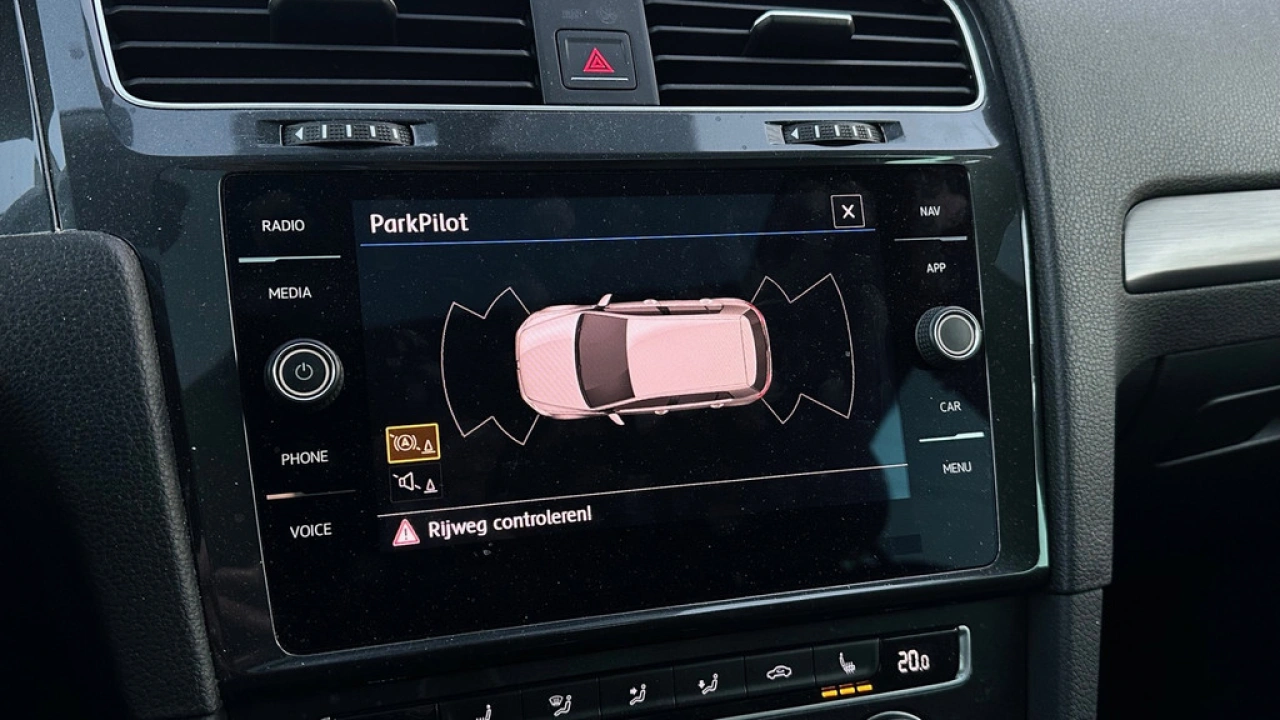 Volkswagen Golf 1.0 TSI 110pk Comfortline Business Panoramadak LED