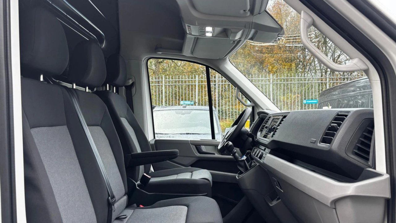 VW Bedrijfswagens Crafter L3H3 2.0 TDI 140pk 3.0T Highline