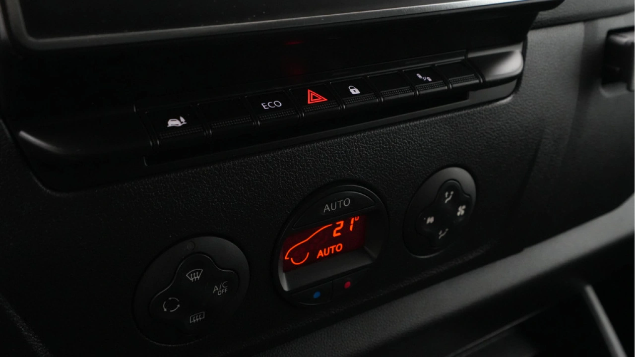 Renault Master T35 2.3 dCi 135pk L3H2 Work Edition