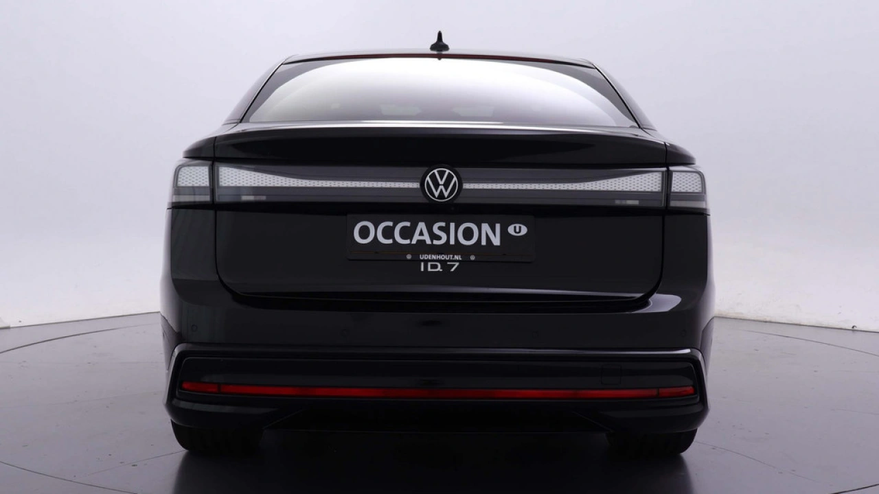 Volkswagen ID.7 Pro Business 77 kWh 286pk Massagestoelen Warmtepomp