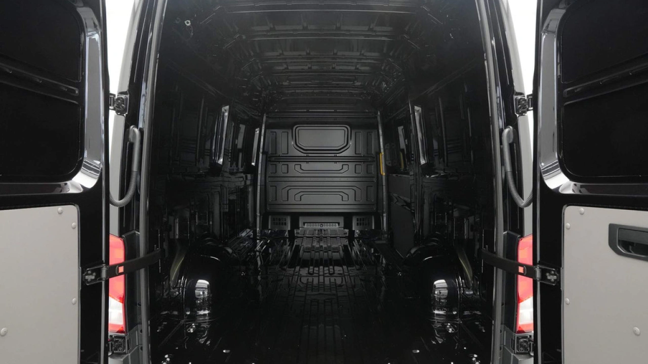 VW Bedrijfswagens Crafter 2.0 TDI 103kW 140PK GVW 3.5T L3H3 WB 3640mm Trendline