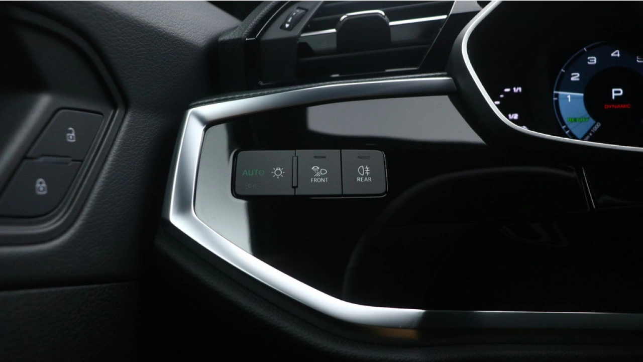 Audi Q3 S Edition 45 TFSI e 180 kW / 245 pk Hatchback 6 versn. S-tronic