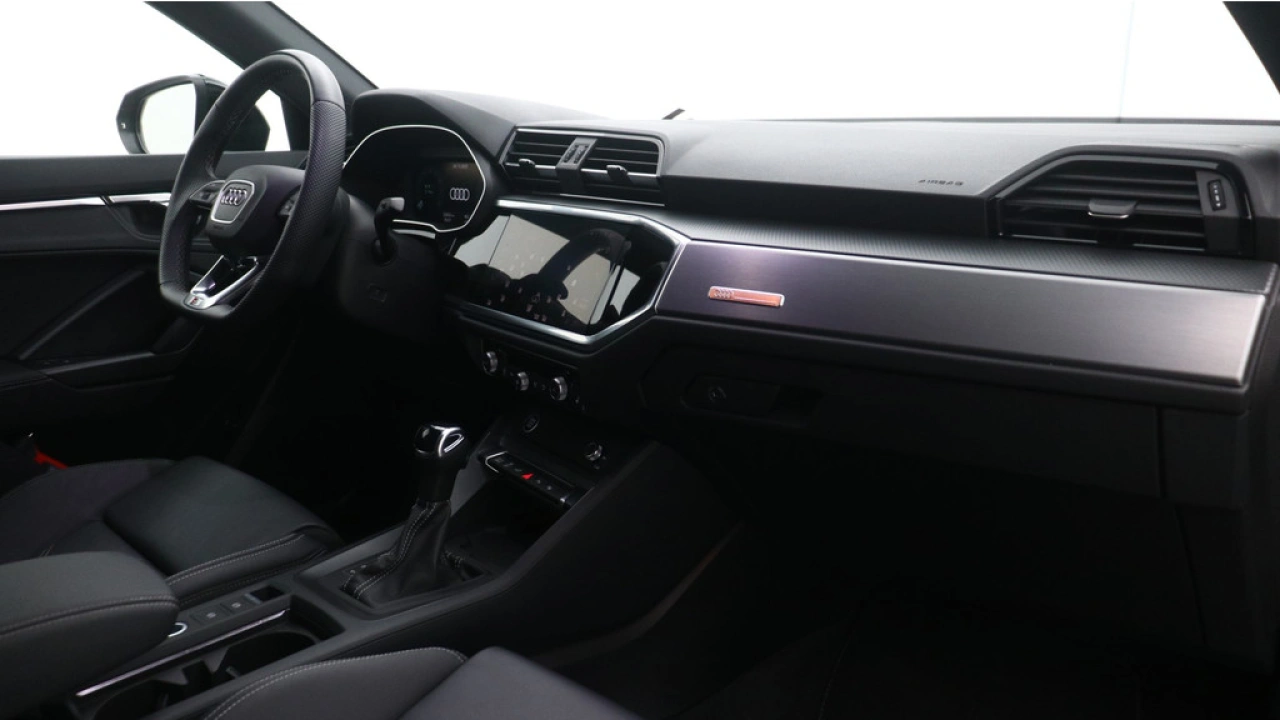 Audi Q3 S Edition 45 TFSI e 180 kW / 245 pk Hatchback 6 versn. S-tronic