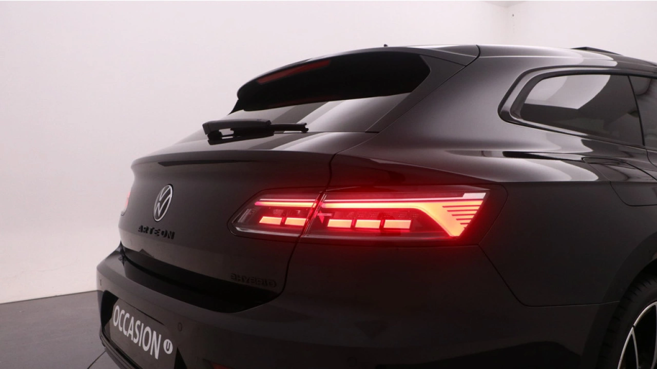 Volkswagen Arteon Shooting Brake 1.4 TSI 218pk eHybrid R-Line Navigatie Pro Panoramadak 360 Camera