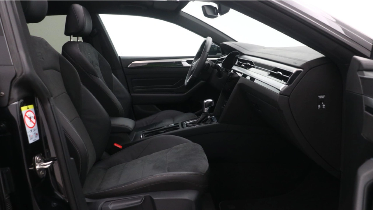 Volkswagen Arteon Shooting Brake 1.4 TSI 218pk eHybrid R-Line Navigatie Pro Panoramadak 360 Camera