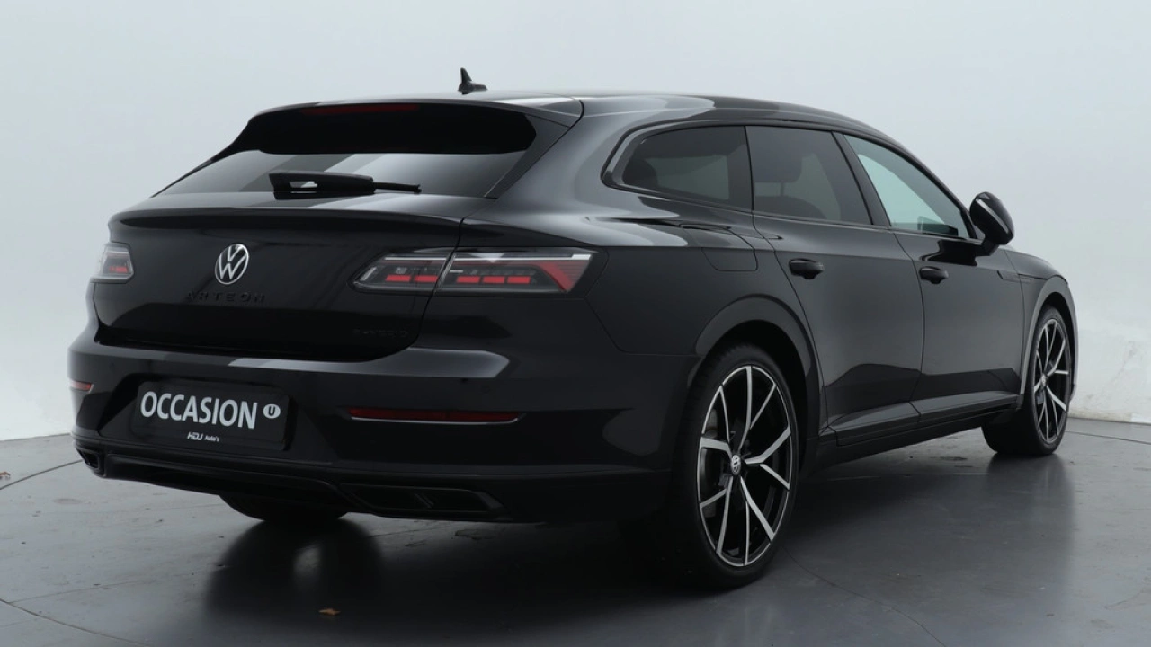 Volkswagen Arteon Shooting Brake 1.4 TSI 218pk eHybrid R-Line Navigatie Pro Panoramadak 360 Camera