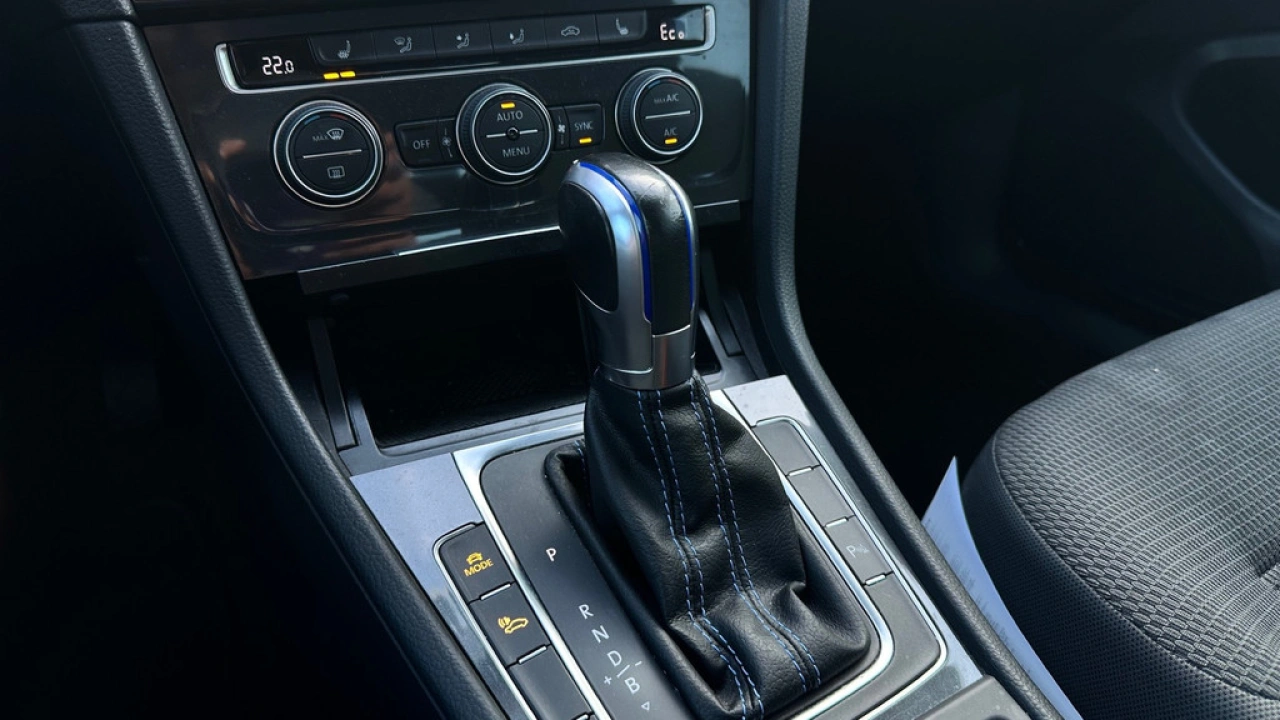 Volkswagen e-Golf e-Golf 36 kW / 136pk Navigatie LED Climatronic