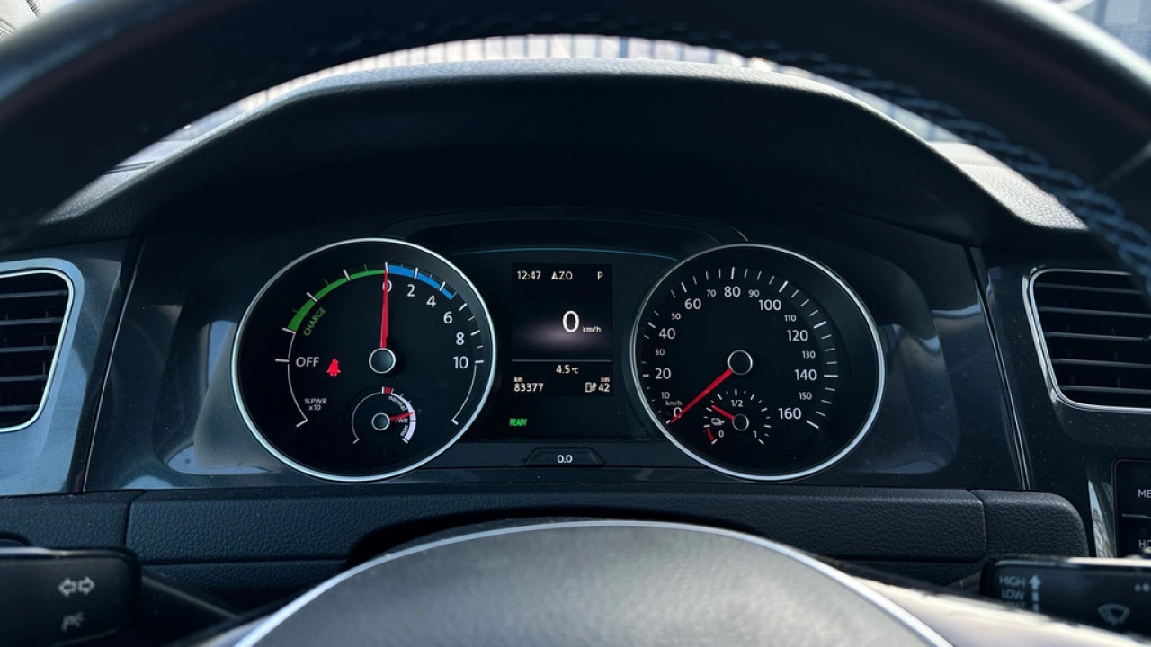 Volkswagen e-Golf e-Golf 36 kW / 136pk Navigatie LED Climatronic