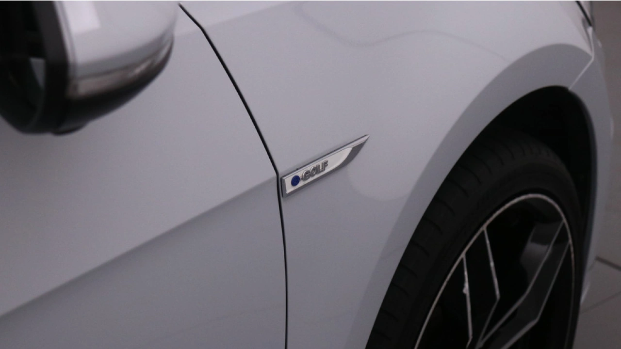 Volkswagen e-Golf e-Golf 36 kW / 136pk Navigatie LED Climatronic