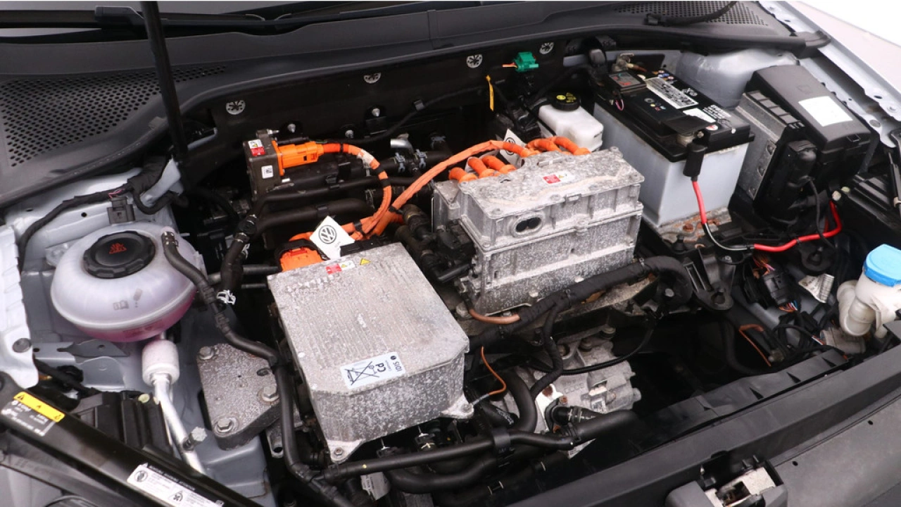 Volkswagen e-Golf e-Golf 36 kW / 136pk Navigatie LED Climatronic