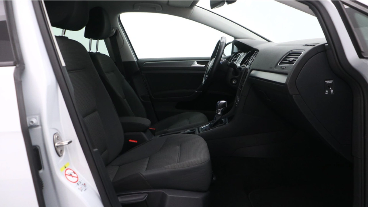 Volkswagen e-Golf e-Golf 36 kW / 136pk Navigatie LED Climatronic