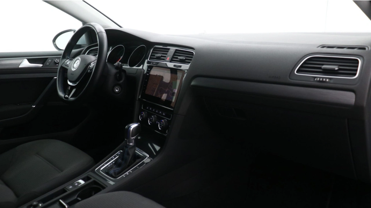 Volkswagen e-Golf e-Golf 36 kW / 136pk Navigatie LED Climatronic