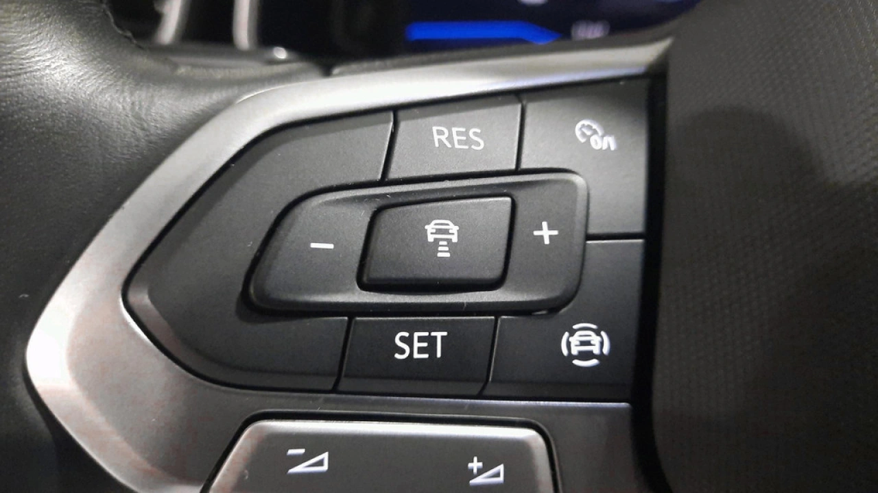 Volkswagen T-Roc 1.5 TSI Automaat | R-Line Business | Afneemb. Trekhaak | Camera |