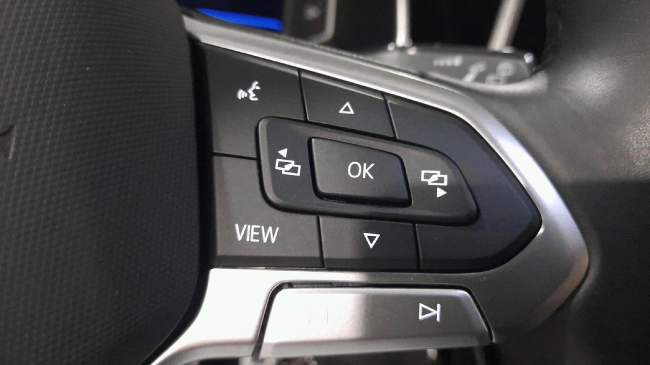 Volkswagen T-Roc 1.5 TSI Automaat | R-Line Business | Afneemb. Trekhaak | Camera |