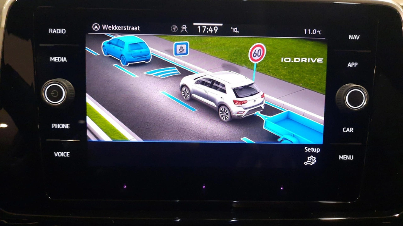 Volkswagen T-Roc 1.5 TSI Automaat | R-Line Business | Afneemb. Trekhaak | Camera |