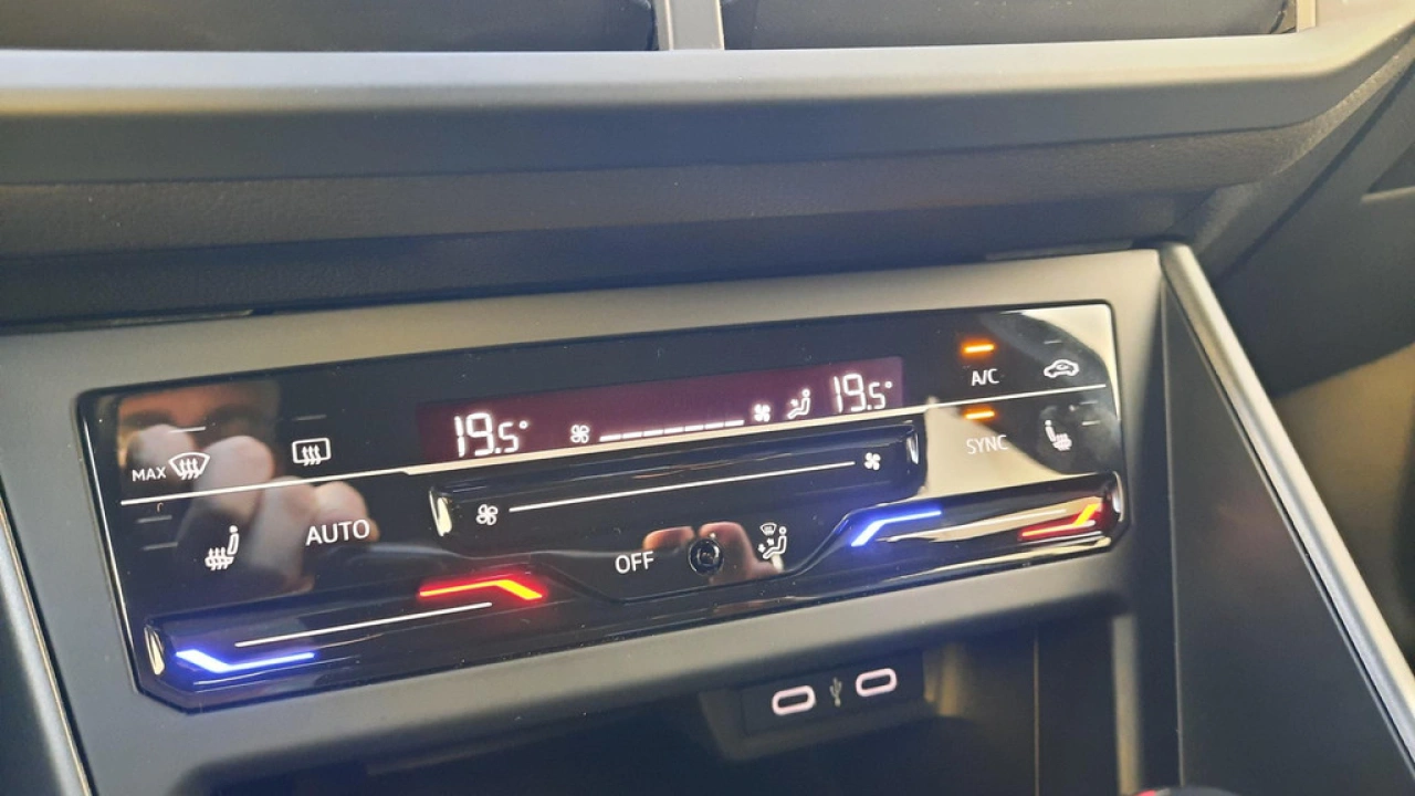 Volkswagen Taigo 1.0 TSI Automaat R-Line | Camera |