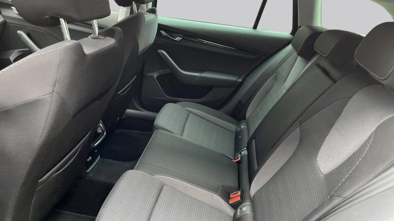 Škoda Octavia Combi 1.5 e-TSI Business Edition