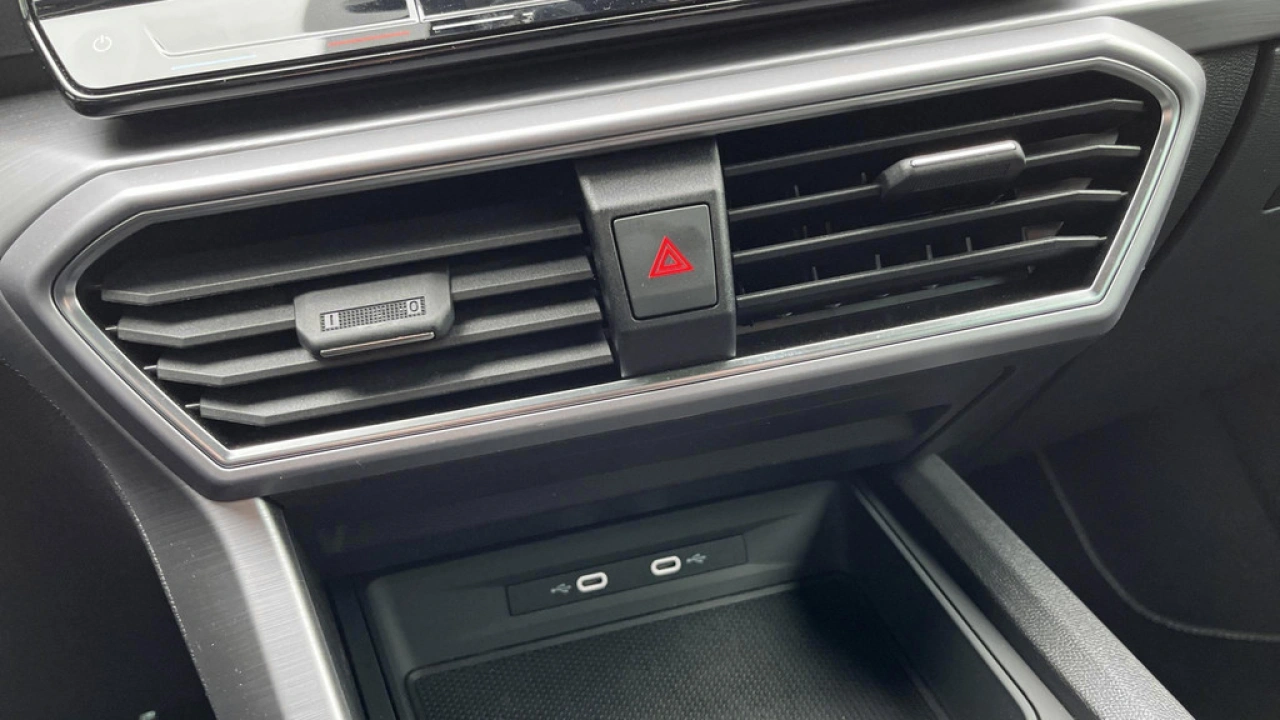 SEAT Leon Sportstourer 1.0 eTSI FR Business