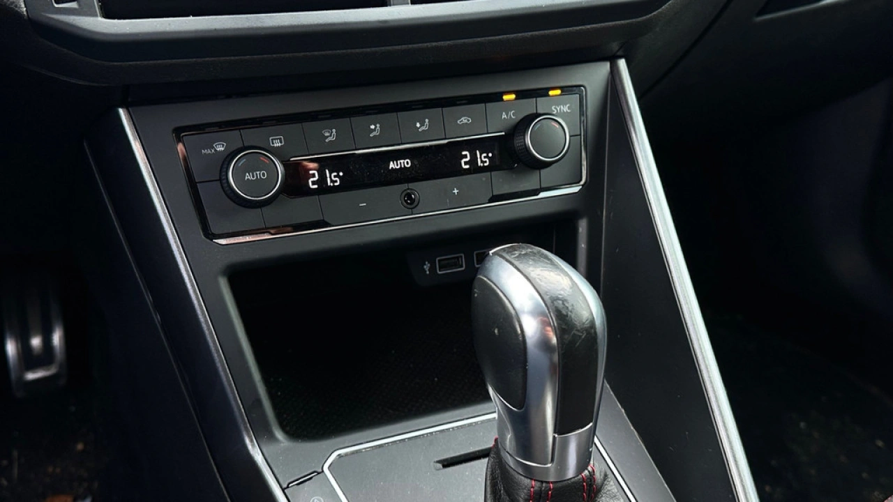 Volkswagen Polo GTI 2.0 TSI 200pk DSG Navigatie Carplay Pdc