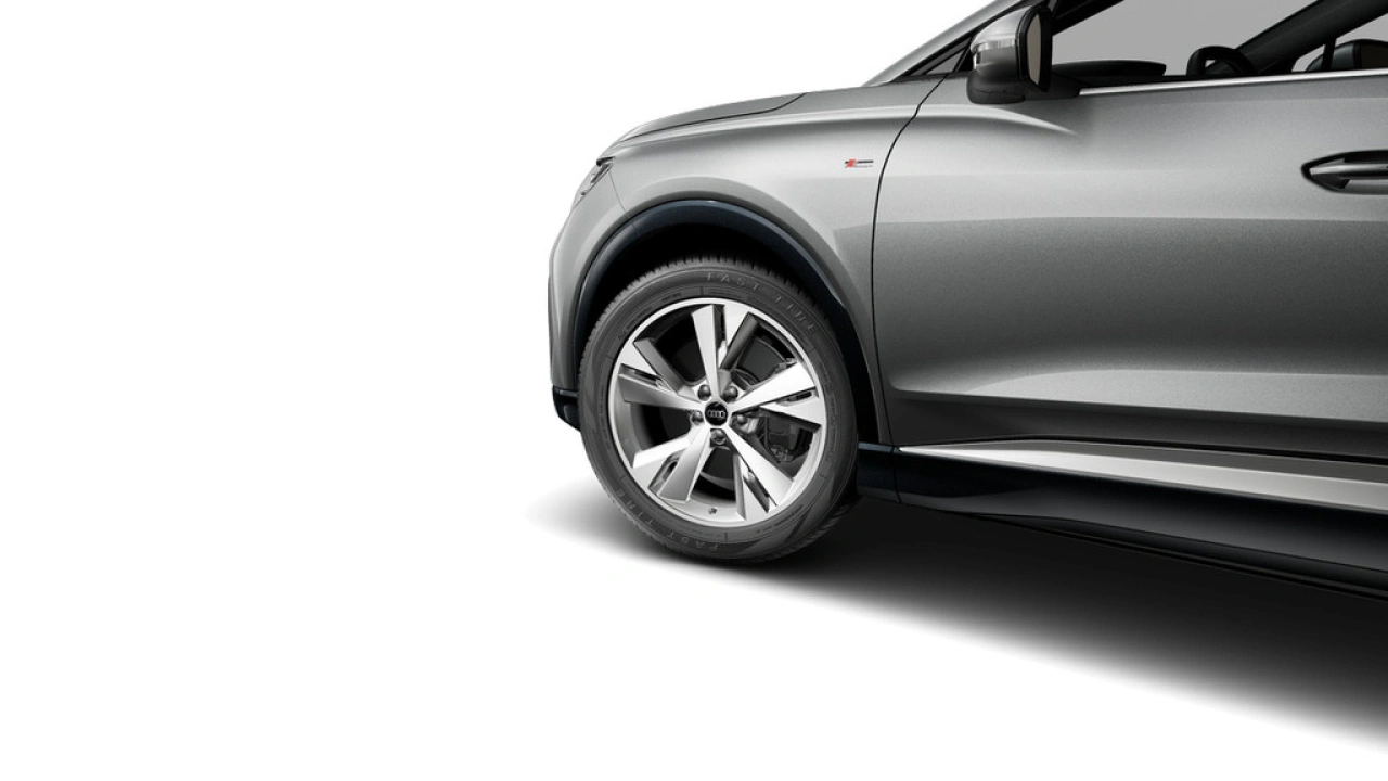 Audi Q4 e-tron Q4 45 e-tron quattro 286 1AT Advanced edition