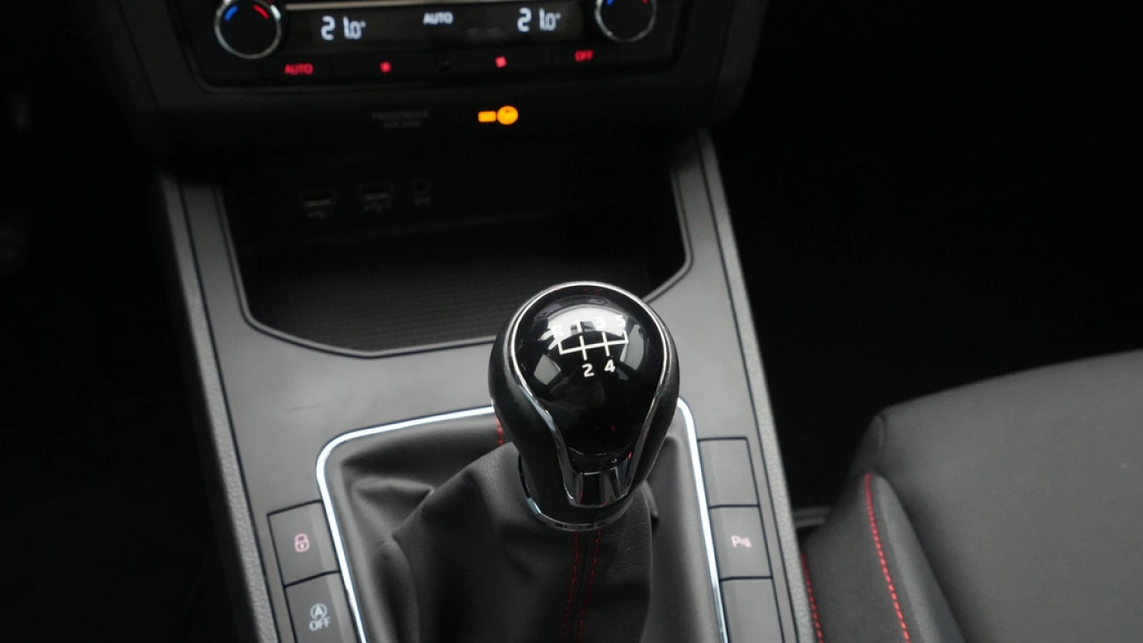 SEAT Ibiza 1.0 TSI 95pk FR Business Intense