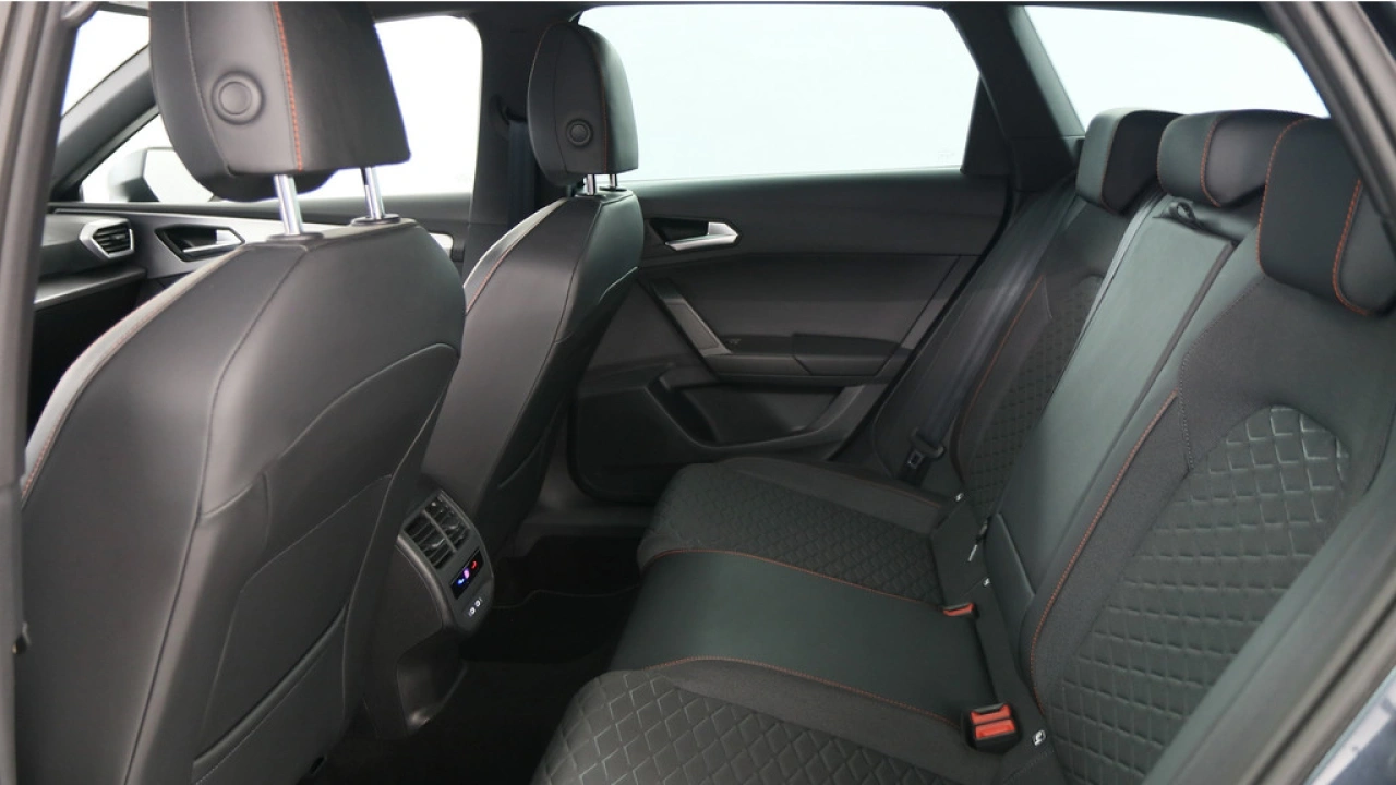 SEAT Leon Sportstourer 1.0 TSI FR 110pk Business DSG