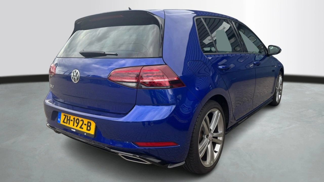 Volkswagen Golf 1.5 TSI 150pk Highline Business R-line DSG