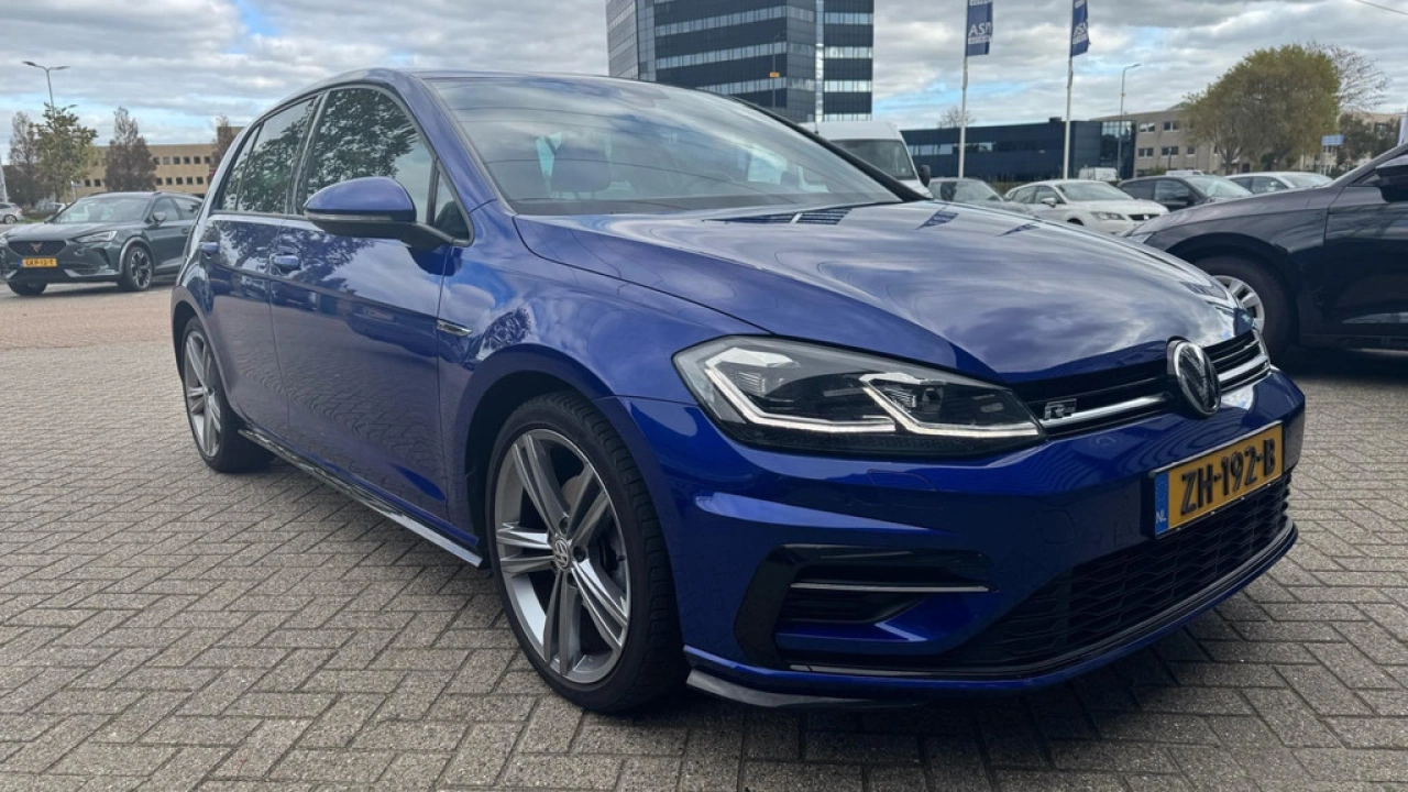 Volkswagen Golf 1.5 TSI 150pk Highline Business R-line DSG