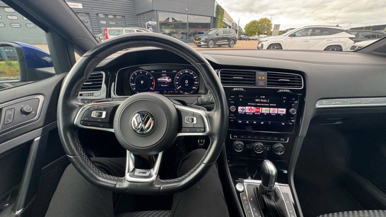 Volkswagen Golf 1.5 TSI 150pk Highline Business R-line DSG