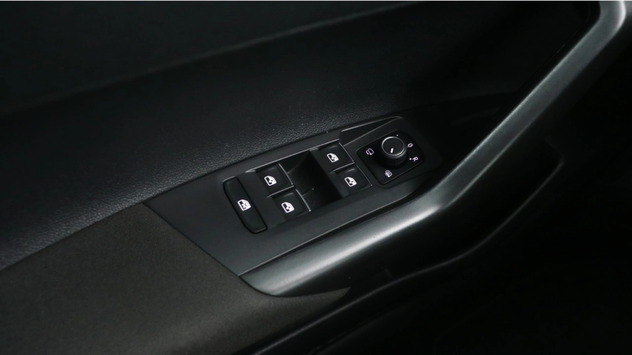 Volkswagen Taigo 1.0 TSI 110pk DSG Style Panoramadak Navigatie