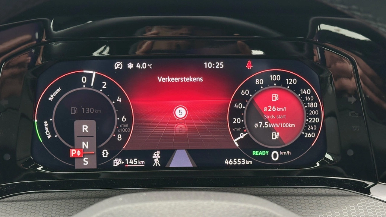 Volkswagen Golf GTE 1.4 eHybrid 245pk DSG Navigatie Stoel en Stuurverwarm.