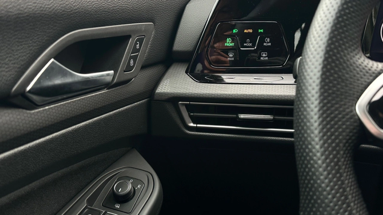 Volkswagen Golf GTE 1.4 eHybrid 245pk DSG Navigatie Stoel en Stuurverwarm.