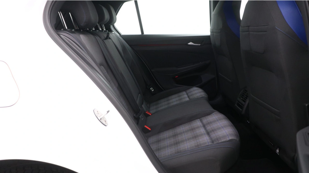 Volkswagen Golf GTE 1.4 eHybrid 245pk DSG Navigatie Stoel en Stuurverwarm.