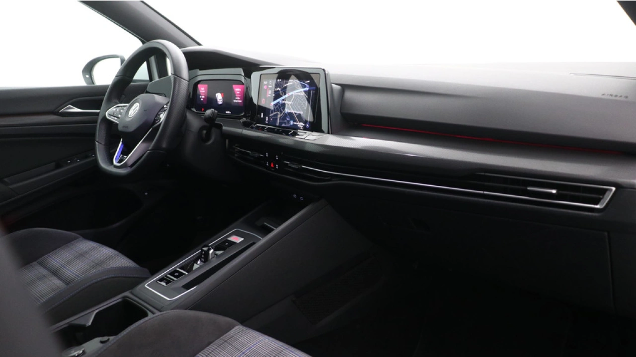 Volkswagen Golf GTE 1.4 eHybrid 245pk DSG Navigatie Stoel en Stuurverwarm.