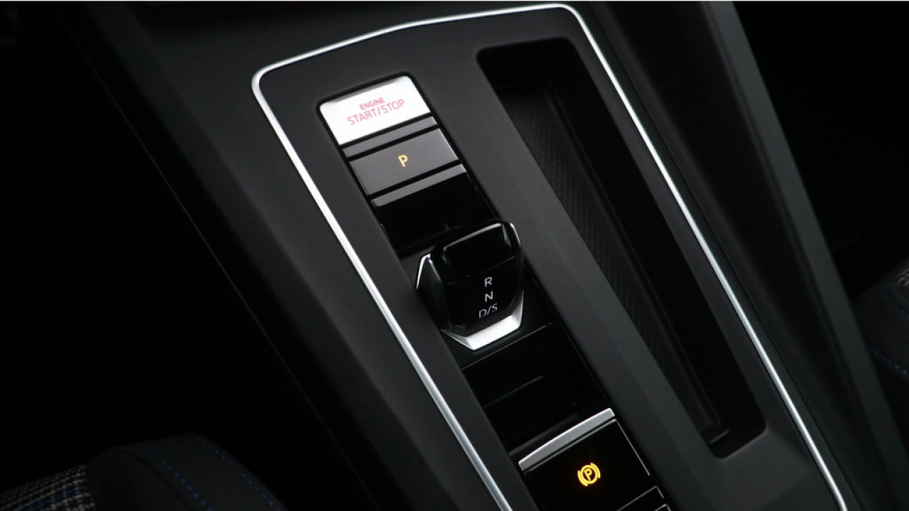 Volkswagen Golf GTE 1.4 eHybrid 245pk DSG Navigatie Stoel en Stuurverwarm.