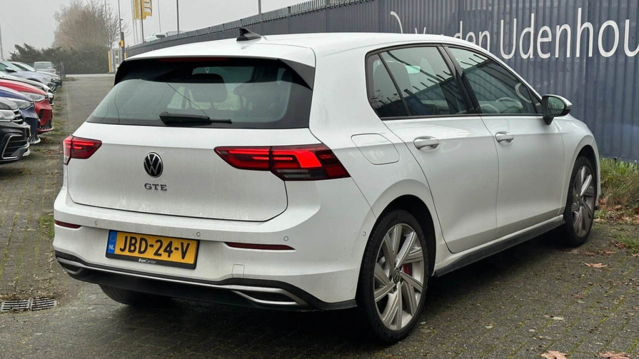Volkswagen Golf GTE 1.4 eHybrid 245pk DSG Navigatie Stoel en Stuurverwarm.