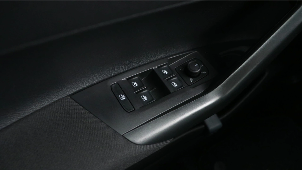 Volkswagen Polo 1.0 TSI 95pk DSG Life Business Panoramadak LED Matrix