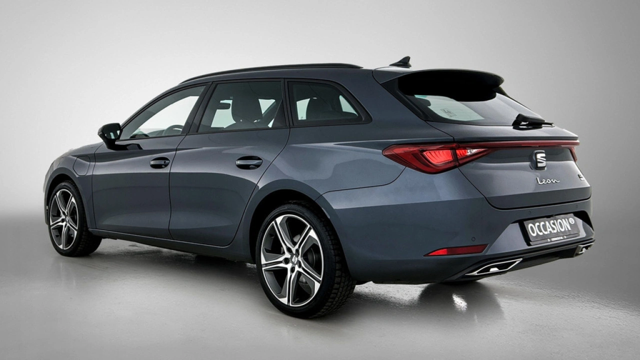 SEAT Leon Sportstourer 1.5 TSI 204pk e-Hybrid FR Business DSG