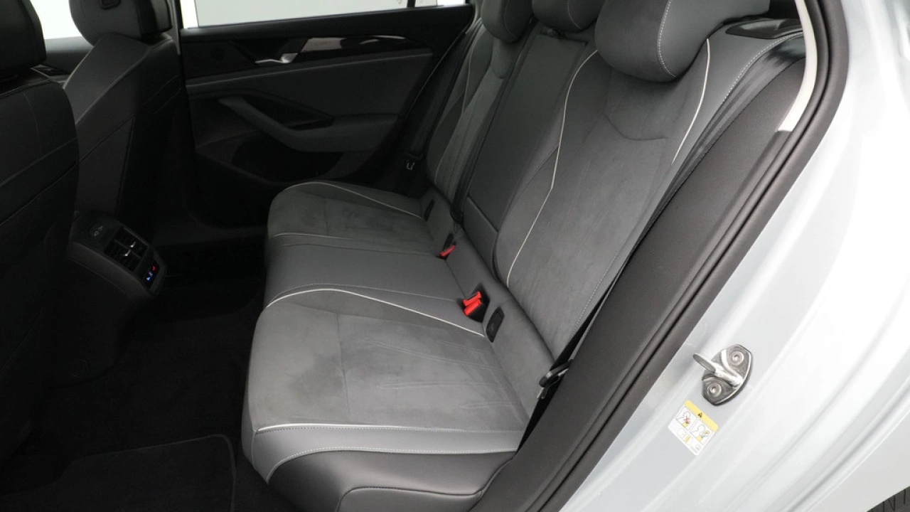 Volkswagen Passat Variant 1.5 eTSI 150pk DSG Business