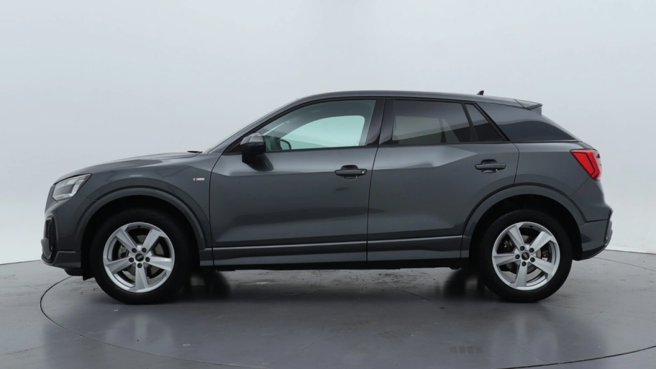 Audi Q2 35 TFSI 150PK S Edition / Stoelverwarming / ACC / Matrix LED