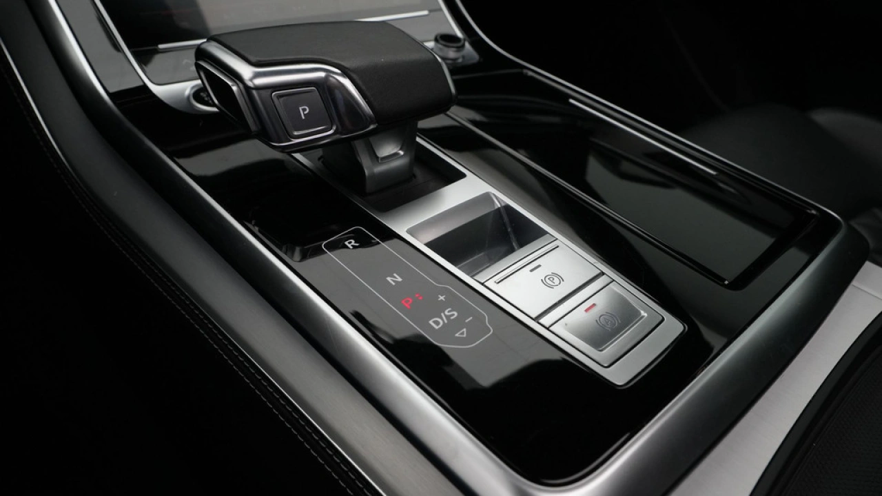 Audi Q8 55 TFSI e 381 pk quattro S-Line