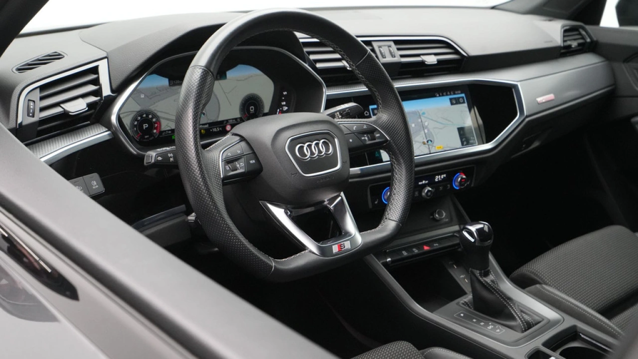 Audi Q3 35 TFSI 150pk S-Tronic S Line edition