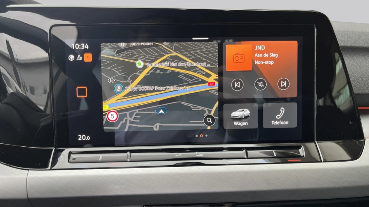 Volkswagen Golf 1.0 TSI Life | Navigatie Discover Pro | Camera | All Season banden |