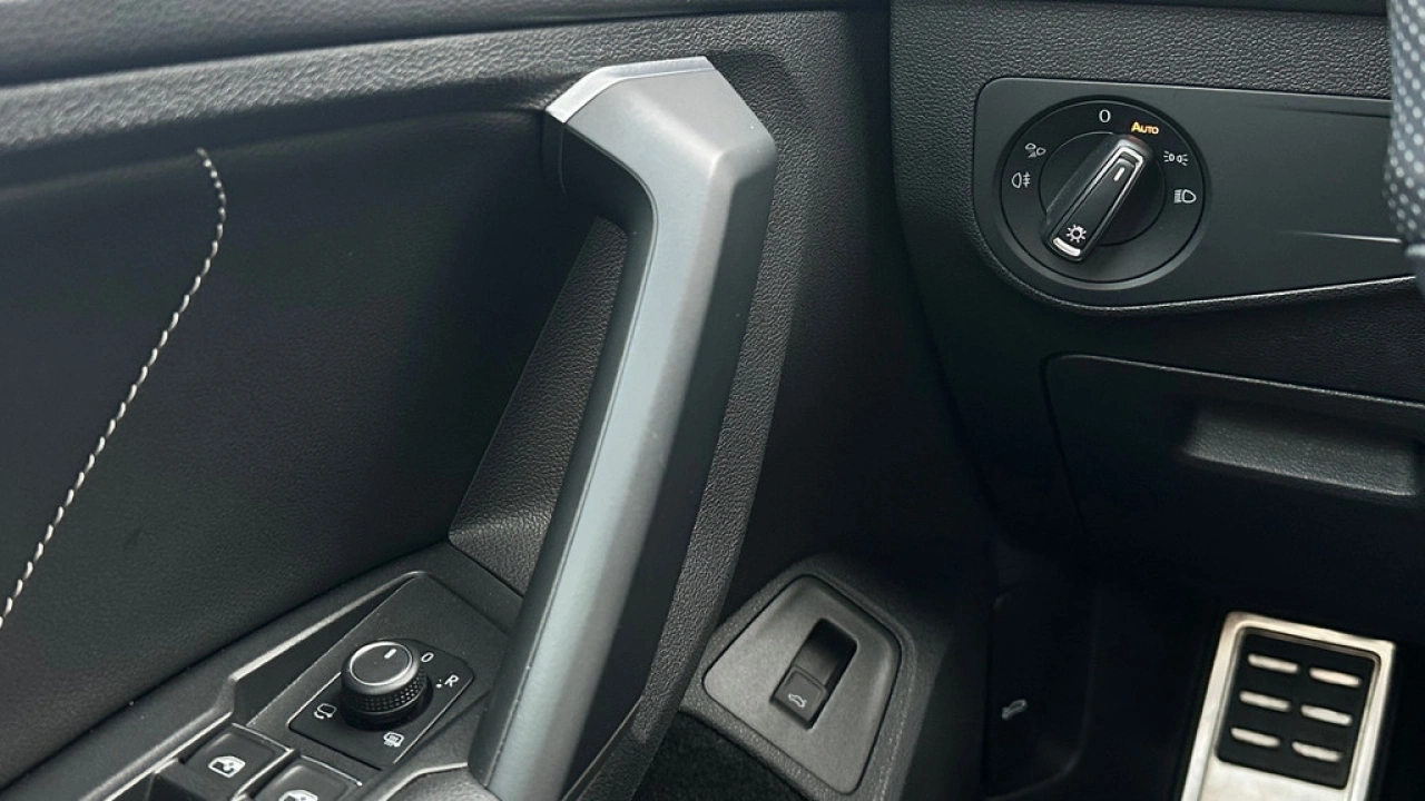 Volkswagen Tiguan 1.5 TSI 150pk DSG R-Line Business+ Panoramadak Trekhaak