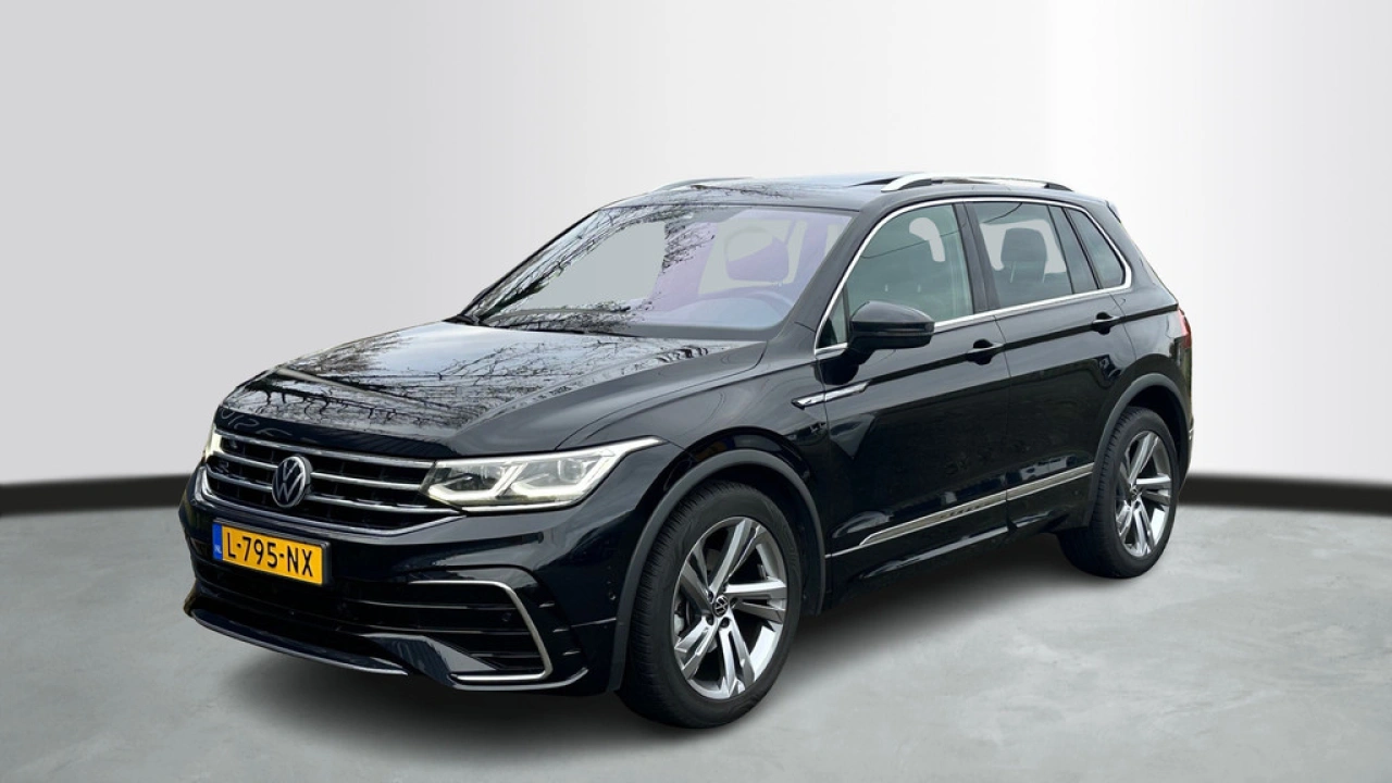 Volkswagen Tiguan 1.5 TSI 150pk DSG R-Line Business+ Panoramadak Trekhaak