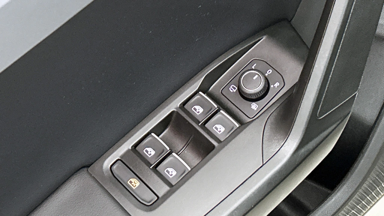 SEAT Leon Sportstourer 1.0 eTSI 110pk FR Business DSG