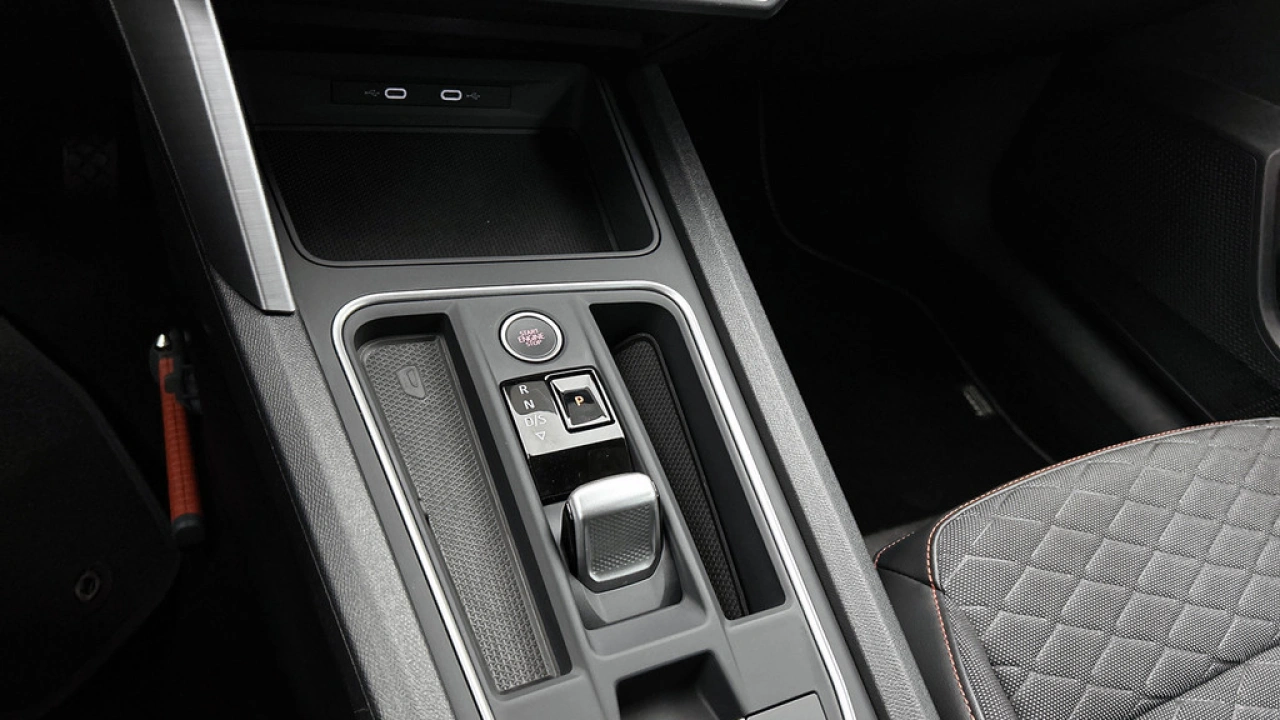 SEAT Leon Sportstourer 1.0 eTSI 110pk FR Business DSG