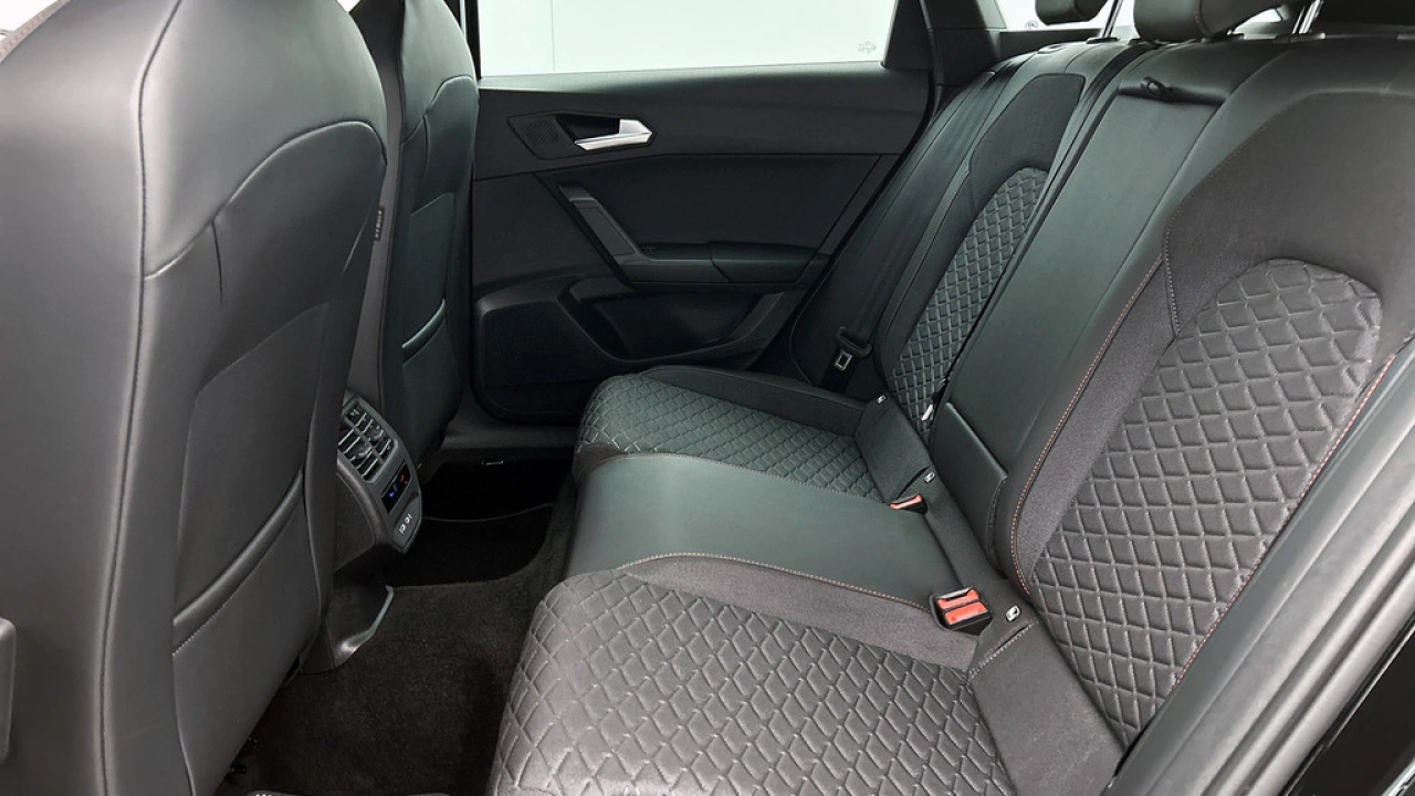 SEAT Leon Sportstourer 1.0 eTSI 110pk FR Business DSG